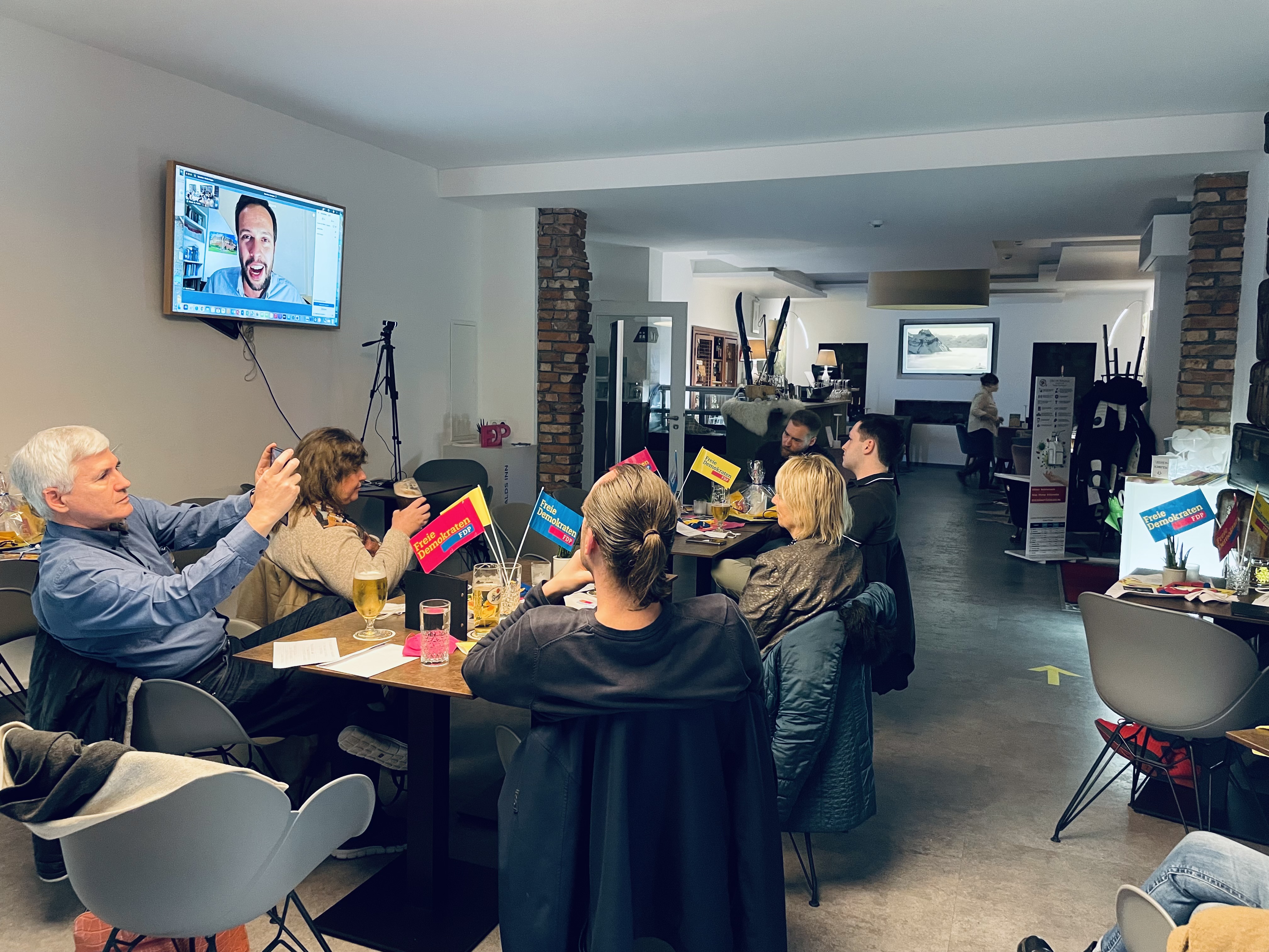 Teilausschnitt des Publikums bei der Rede von Martin Hagen - Landes- und Fraktionschef der FDP Bayern