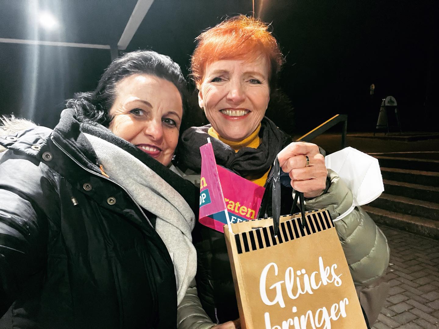 Nicole M. Pfeffer + Stefka Hüls-Träger